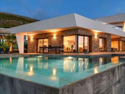 casa piscina noche opt